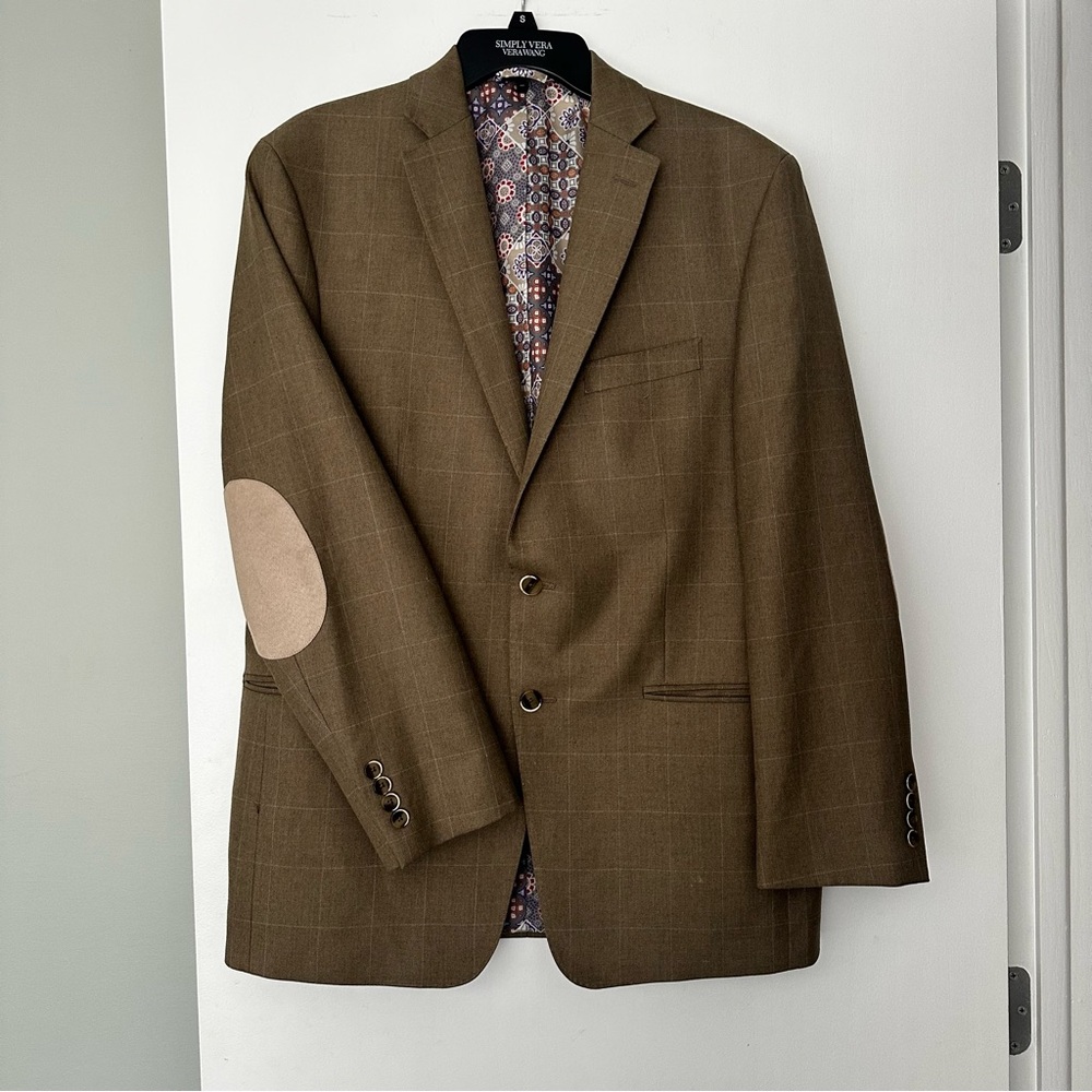 Like new Van Huesen Men’s brown plaid sport coat blazer - suede elbow patches